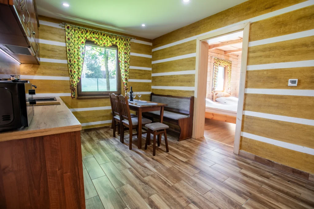 Pokój z aneksem kuchennym